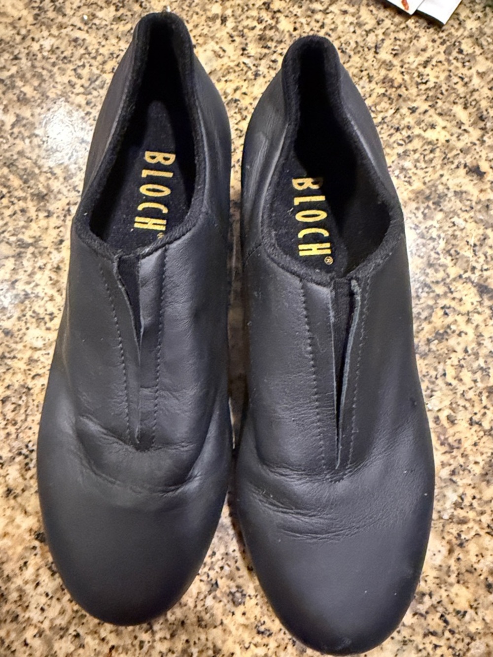Bloch Black Leather Slip-On tap shoes